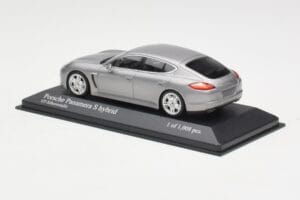 Porsche Panamera 970 S Hybrid Silber Minichamps 1:43 400068250 Metall – Bild 3 von 4