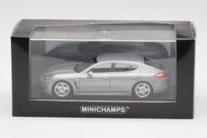 Porsche Panamera 970 S Hybrid Silber Minichamps 1:43 400068250 Metall – Bild 4 von 4