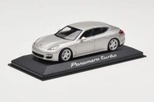 Porsche Panamera 970 Turbo Beige Minichamps 1:43 WAP0200519 Metall – Bild 2 von 4