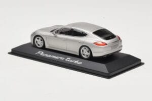 Porsche Panamera 970 Turbo Beige Minichamps 1:43 WAP0200519 Metall – Bild 3 von 4