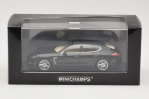 Porsche Panamera 970 Turbo Schwarz Metallic Minichamps 1:43 400068271 Metall – Bild 4 von 4