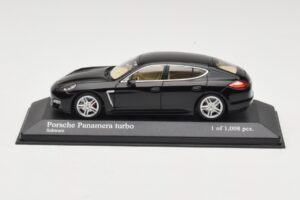 Porsche Panamera 970 Turbo Schwarz Metallic Minichamps 1:43 400068271 Metall