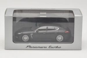 Porsche Panamera 970 Turbo Matt Black Minichamps 1:43 WAP0200270C Metall – Bild 4 von 4