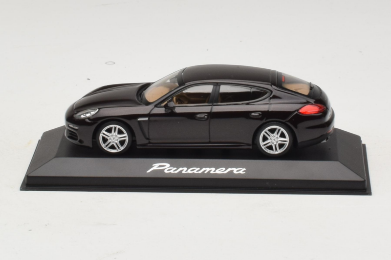 Porsche Panamera 970 Black Metallic Minichamps 1:43 WAP0203900E Metall