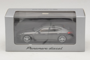 Porsche Panamera 970 Diesel Grey Metallic Minichamps 1:43 WAP0202300E Metall – Bild 4 von 4