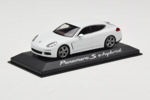 Porsche Panamera 970 S e-Hybrid Weiss Minichamps 1:43 WAP0207200E Metall – Bild 2 von 3