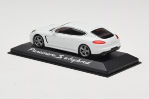 Porsche Panamera 970 S e-Hybrid Weiss Minichamps 1:43 WAP0207200E Metall – Bild 3 von 3