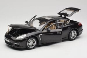 Porsche Panamera Turbo 970 Schwarz Maisto 1:18 36197 Metall – Bild 2 von 8