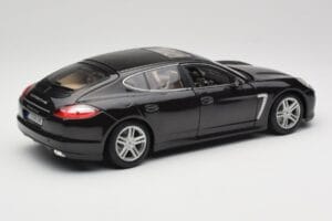 Porsche Panamera Turbo 970 Schwarz Maisto 1:18 36197 Metall – Bild 3 von 8
