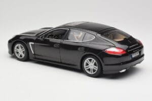 Porsche Panamera Turbo 970 Schwarz Maisto 1:18 36197 Metall – Bild 7 von 8