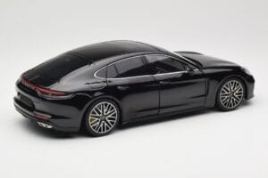 Porsche Panamera 971 Turbo S Schwarz Metallic Minichamps 1:18 113061076 Metall – Bild 3 von 8