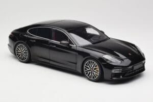 Porsche Panamera 971 Turbo S Schwarz Metallic Minichamps 1:18 113061076 Metall – Bild 6 von 8