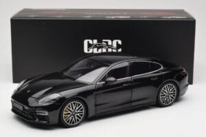 Porsche Panamera 971 Turbo S Schwarz Metallic Minichamps 1:18 113061076 Metall – Bild 8 von 8