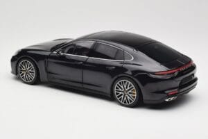 Porsche Panamera 971 Turbo S Blau Metallic Minichamps 1:18 113061075 Metall – Bild 7 von 8