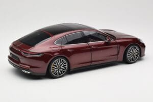 Porsche Panamera 971 Turbo S Rot Metallic Minichamps 1:18 113061077 Metall – Bild 3 von 8