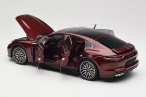 Porsche Panamera 971 Turbo S Rot Metallic Minichamps 1:18 113061077 Metall – Bild 5 von 8