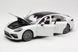 Porsche Panamera 971 Turbo S Weiss Metallic Minichamps 1:18 113061074 Metall – Bild 2 von 8