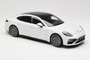 Porsche Panamera 971 Turbo S Weiss Metallic Minichamps 1:18 113061074 Metall – Bild 6 von 8