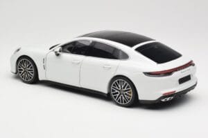 Porsche Panamera 971 Turbo S Weiss Metallic Minichamps 1:18 113061074 Metall – Bild 7 von 8