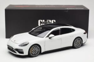 Porsche Panamera 971 Turbo S Weiss Metallic Minichamps 1:18 113061074 Metall – Bild 8 von 8
