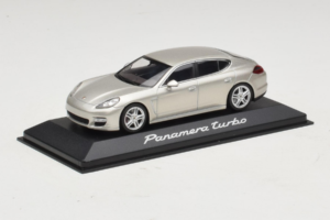 Porsche Panamera 970 Turbo Silber Minichamps 1:43 WAP02000519 Metall – Bild 2 von 5