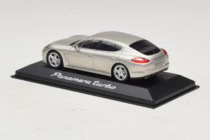 Porsche Panamera 970 Turbo Silber Minichamps 1:43 WAP02000519 Metall – Bild 3 von 5