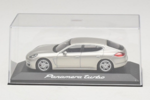 Porsche Panamera 970 Turbo Silber Minichamps 1:43 WAP02000519 Metall – Bild 4 von 5