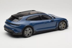 Porsche Taycan J1 Turbo S Cross Turismo Blau Minichamps 1:18 155069301 Metall – Bild 2 von 6