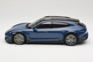 Porsche Taycan J1 Turbo S Cross Turismo Blau Minichamps 1:18 155069301 Metall – Bild 3 von 6