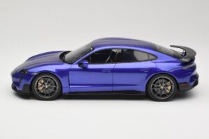 Porsche Taycan J1 Turbo GT Purple Sky Metallic GT Spirit 1:18 GT520 Resin – Bild 3 von 6