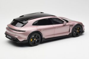 Porsche Taycan Turbo S Cross Turismo Metallic Pink GT Spirit 1:18 GT440 Resin – Bild 2 von 6