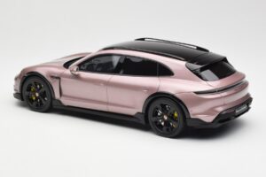 Porsche Taycan Turbo S Cross Turismo Metallic Pink GT Spirit 1:18 GT440 Resin – Bild 5 von 6
