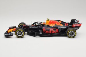 Red Bull Racing Honda RB16B #11 S. Perez Mexican GP 2021 Minichamps 1:18 110211911 Metall – Bild 3 von 6