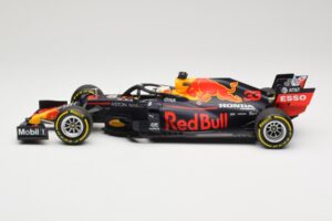 Red Bull Racing RB16 #33 M. Verstappen Winner 70th Anniversary GP 2020 Minichamps 1:18 110200533 Metall – Bild 3 von 6