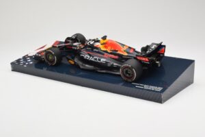 Red Bull Racing RB18 #1 M. Verstappen Winner Austin GP 2022 Minichamps 1:18 113222901 Metall – Bild 5 von 6