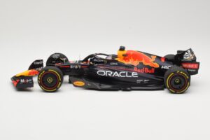 Red Bull Racing RB18 #1 M. Verstappen Winner Miami GP 2022 Minichamps 1:18 110220501 Metall – Bild 3 von 6