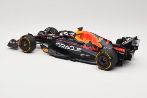 Red Bull Racing RB18 #1 M. Verstappen Winner Miami GP 2022 Minichamps 1:18 110220501 Metall – Bild 5 von 6