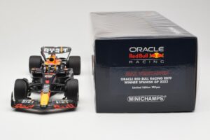 Red Bull Racing RB19 #1 M. Verstappen Winner Spanish GP 2023 Minichamps 1:18 110230801 Metall – Bild 6 von 6