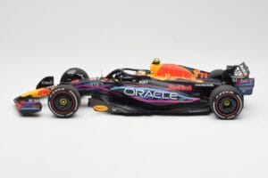 Red Bull Racing RB19 #11 S. Perez 2nd Place Miami GP 2023 Minichamps 1:18 110230511 Metall – Bild 3 von 6
