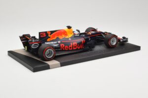 Red Bull Racing Tag Heuer RB13 #3 D. Ricciardo 3rd Place Malaysian GP 2017 Minichamps 1:18 117171503 Metall – Bild 3 von 6