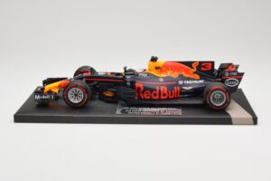 Red Bull Racing Tag Heuer RB13 #3 D. Ricciardo 3rd Place Malaysian GP 2017 Minichamps 1:18 117171503 Metall