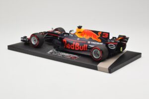 Red Bull Racing Tag Heuer RB13 #3 D. Ricciardo 3rd Place Malaysian GP 2017 Minichamps 1:18 117171503 Metall – Bild 5 von 6