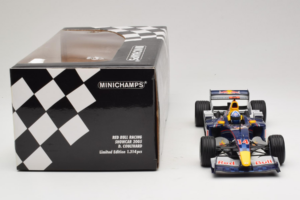Red Bull RB1 Cosworth #14 D. Coulthard Red Bull Racing Showcar 2005 Minichamps 1:18 100050014 Metall – Bild 6 von 6