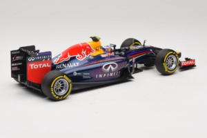 Red Bull RB10 Renault #3 D. Ricciardo Infiniti Red Bull Racing Showcar 2014 Minichamps 1:18 110140003 Metall – Bild 2 von 6