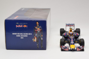 Red Bull RB10 Renault #3 D. Ricciardo Infiniti Red Bull Racing Showcar 2014 Minichamps 1:18 110140003 Metall – Bild 6 von 6