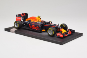 Red Bull RB12 Tag Heuer #26 D. Kvyat Red Bull Racing Showcar 2016 Minichamps 1:18 117160026 Resin – Bild 4 von 7