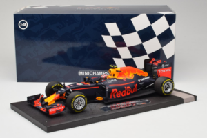 Red Bull RB12 Tag Heuer #26 D. Kvyat Red Bull Racing Showcar 2016 Minichamps 1:18 117160026 Resin – Bild 7 von 7