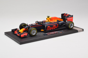 Red Bull RB12 Tag Heuer #26 D. Kvyat Red Bull Racing Showcar 2016 Minichamps 1:18 117160026 Resin – Bild 2 von 7
