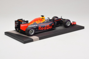 Red Bull RB12 Tag Heuer #3 D. Ricciardo Red Bull Racing 1st Pole Monaco Grand Prix 2016 Minichamps 1:18 117160103 Resin – Bild 3 von 7