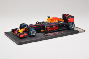 Red Bull RB12 Tag Heuer #3 D. Ricciardo Red Bull Racing Brazilian Grand Prix 2016 Minichamps 1:18 117161203 Resin – Bild 2 von 6